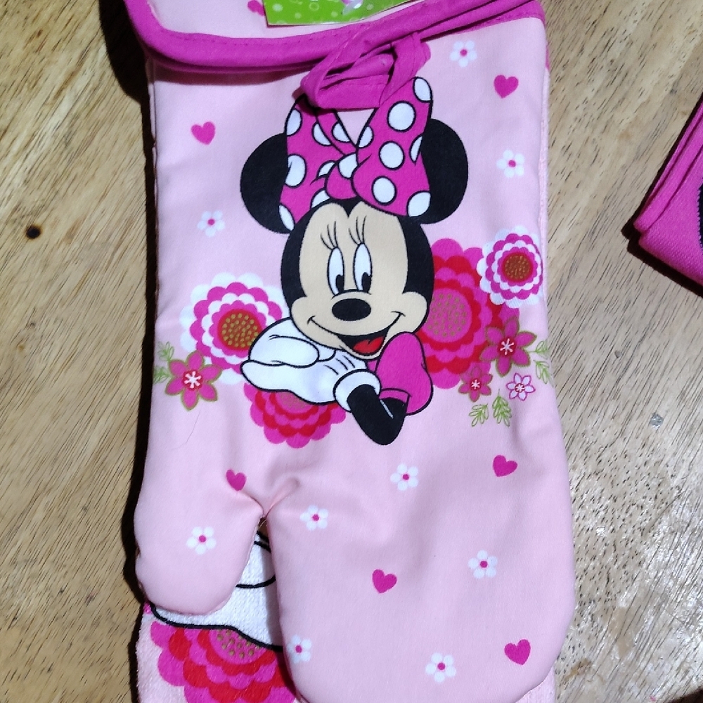Pink Minnie Mouse Kitchen Set - Picture 6 of 11